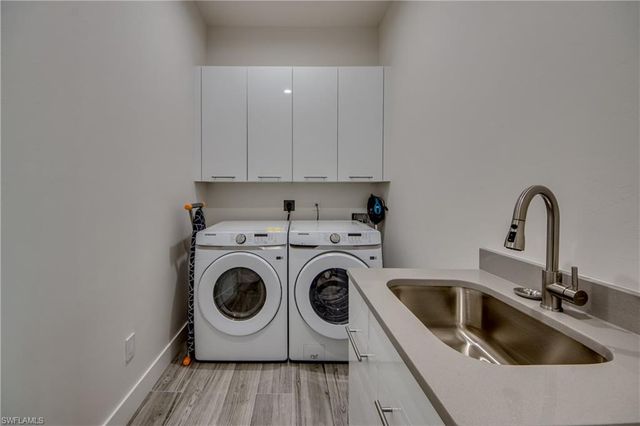 124 SW 16th PL, Cape Coral, FL 33991