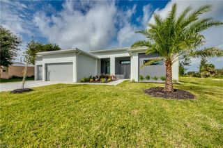 124 SW 16th PL, Cape Coral, FL 33991