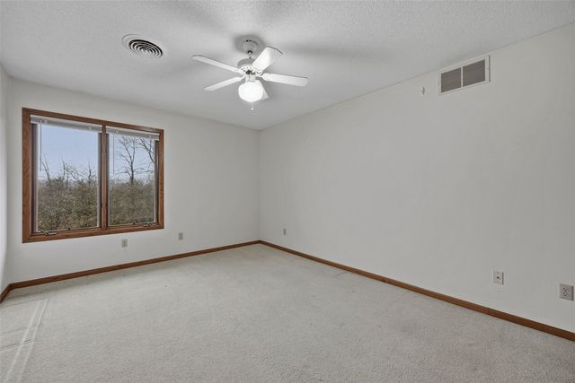 986 Westside Dr, Iowa City, IA 52246