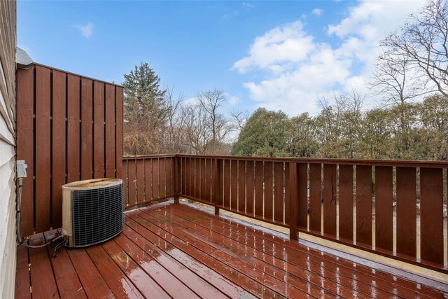 986 Westside Dr, Iowa City, IA 52246