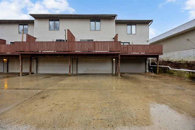 986 Westside Dr, Iowa City, IA 52246