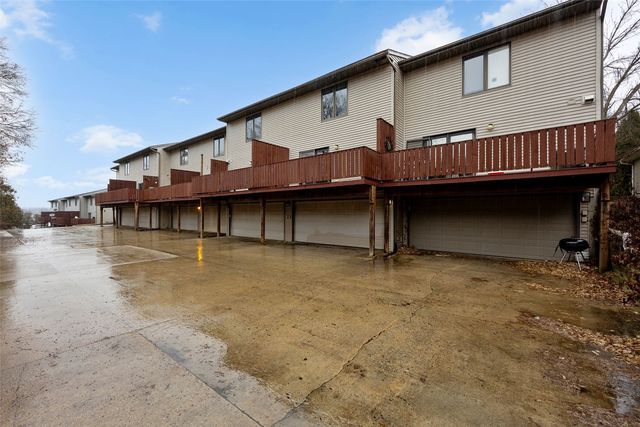 986 Westside Dr, Iowa City, IA 52246