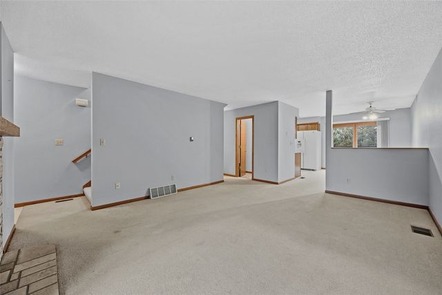 986 Westside Dr, Iowa City, IA 52246