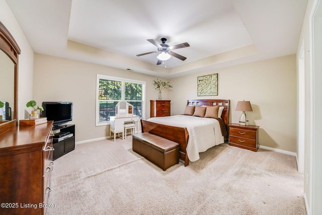 10013 Cedar Garden Dr, Louisville, KY 40291