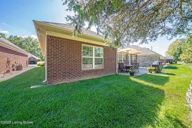 10013 Cedar Garden Dr, Louisville, KY 40291