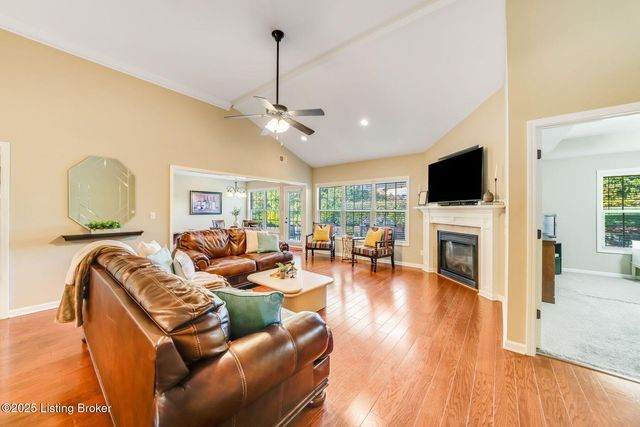 10013 Cedar Garden Dr, Louisville, KY 40291