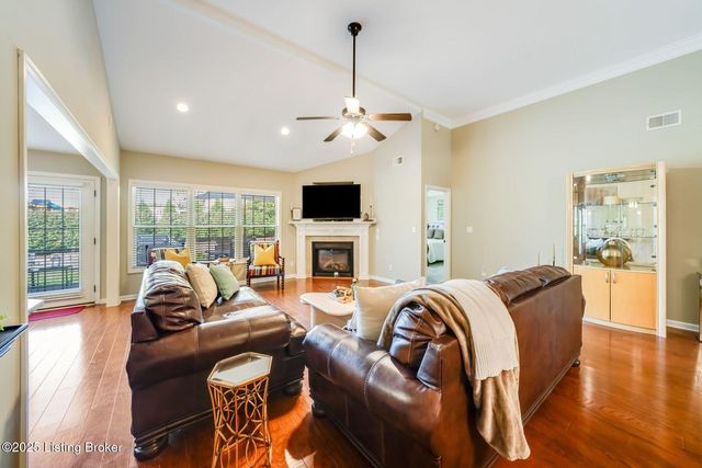 10013 Cedar Garden Dr, Louisville, KY 40291