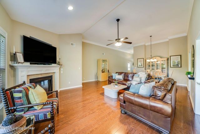 10013 Cedar Garden Dr, Louisville, KY 40291