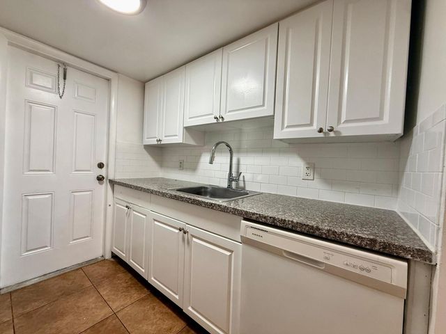 1671 NE 33rd Street Unit 3, Pompano Beach, FL 33064