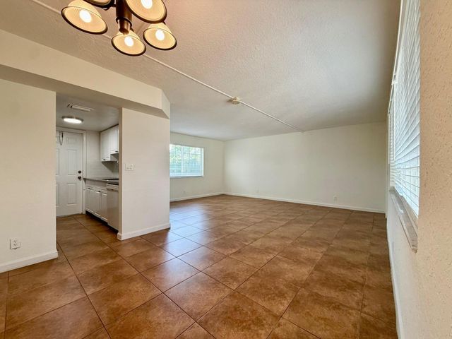 1671 NE 33rd Street Unit 3, Pompano Beach, FL 33064