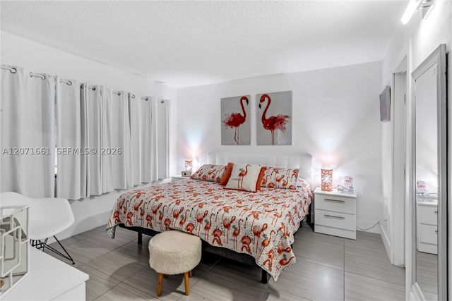 455 Paradisee Isle Blvd 106, Hallandale Beach, FL 33009