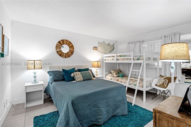 455 Paradisee Isle Blvd 106, Hallandale Beach, FL 33009