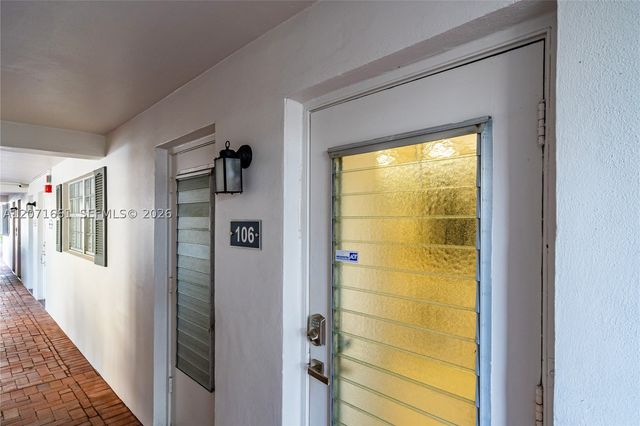 455 Paradisee Isle Blvd 106, Hallandale Beach, FL 33009