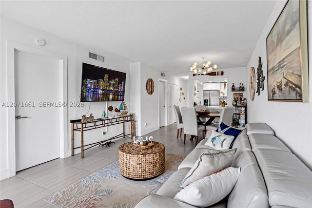 455 Paradisee Isle Blvd 106, Hallandale Beach, FL 33009