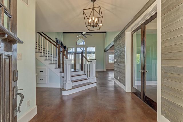 18904 W Grand Pine Circle, Montgomery, TX 77356