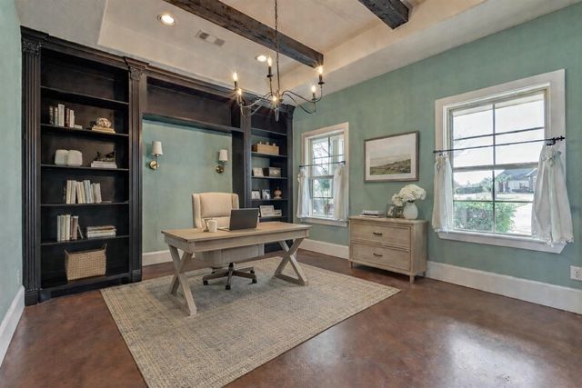 18904 W Grand Pine Circle, Montgomery, TX 77356