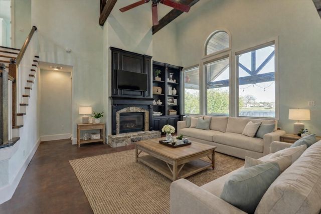 18904 W Grand Pine Circle, Montgomery, TX 77356