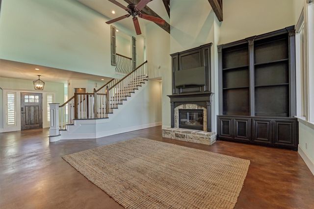 18904 W Grand Pine Circle, Montgomery, TX 77356