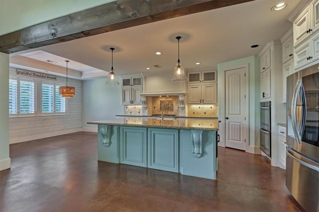 18904 W Grand Pine Circle, Montgomery, TX 77356