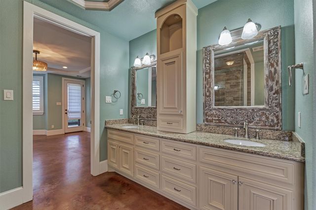 18904 W Grand Pine Circle, Montgomery, TX 77356