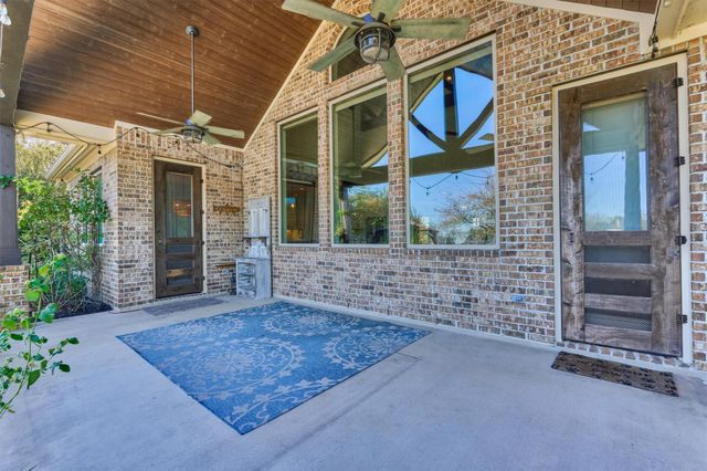 18904 W Grand Pine Circle, Montgomery, TX 77356