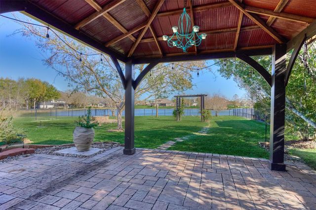 18904 W Grand Pine Circle, Montgomery, TX 77356