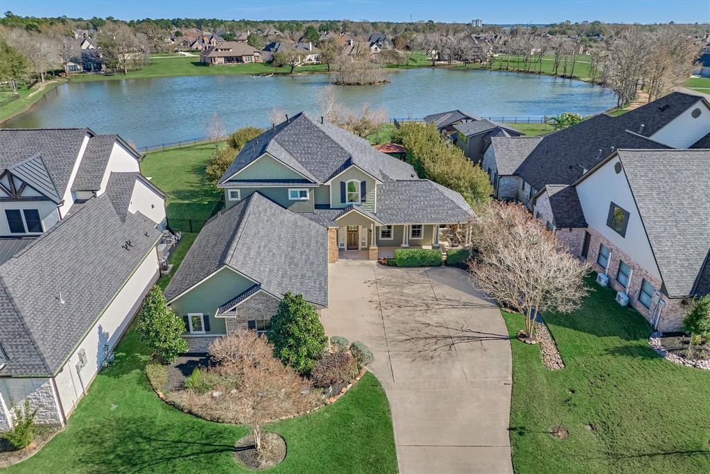 18904 W Grand Pine Circle, Montgomery, TX 77356