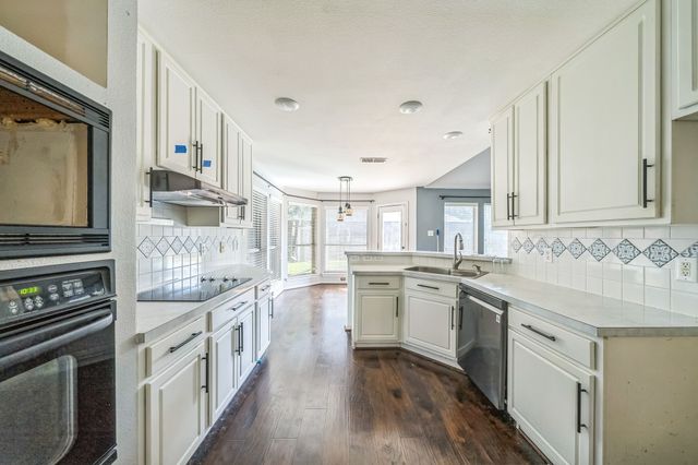 17 Zachary Court, Mansfield, TX 76063