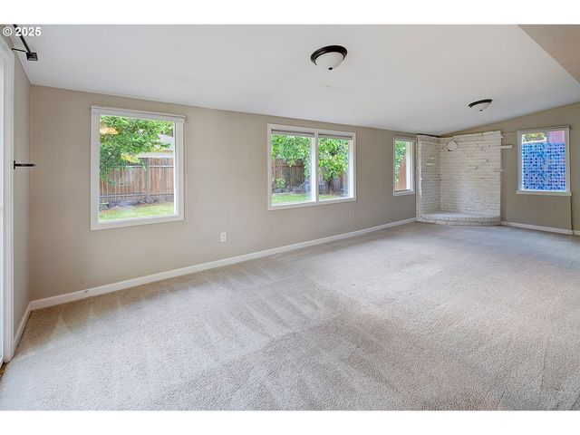 785 Se 21ST Ave, Hillsboro, OR 97123