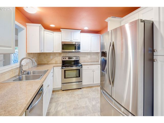 785 Se 21ST Ave, Hillsboro, OR 97123