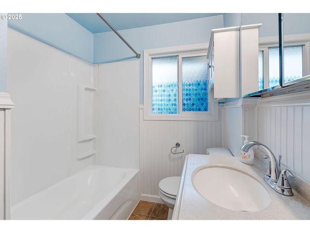 785 Se 21ST Ave, Hillsboro, OR 97123