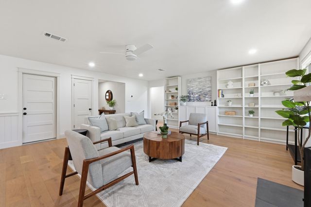 4814 White Elm DR, Austin, TX 78749