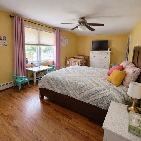 330 Newman Ave, Seekonk, MA 02771