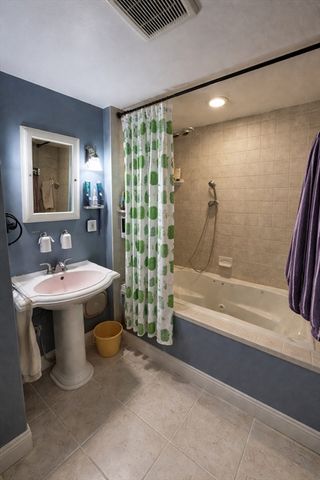 330 Newman Ave, Seekonk, MA 02771