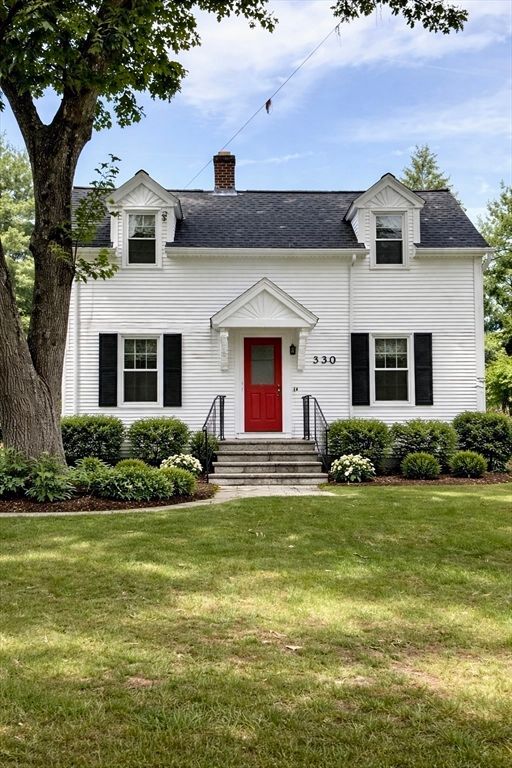 330 Newman Ave, Seekonk, MA 02771