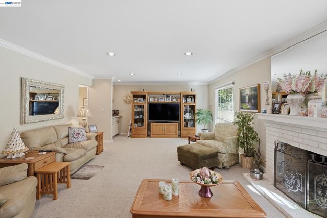 2229 Stewart Ave, Walnut Creek, CA 94596