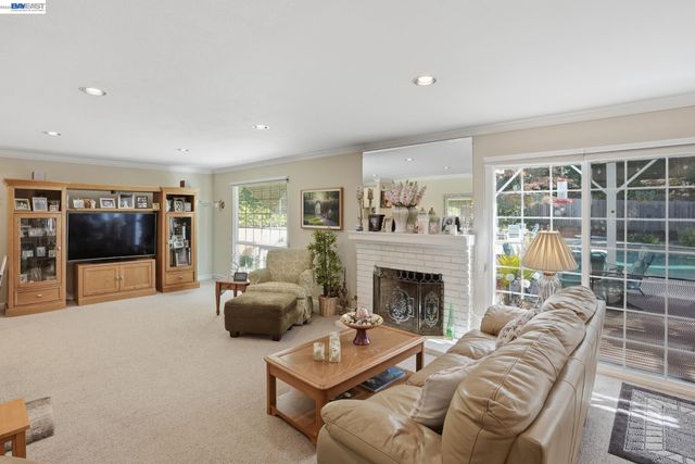 2229 Stewart Ave, Walnut Creek, CA 94596