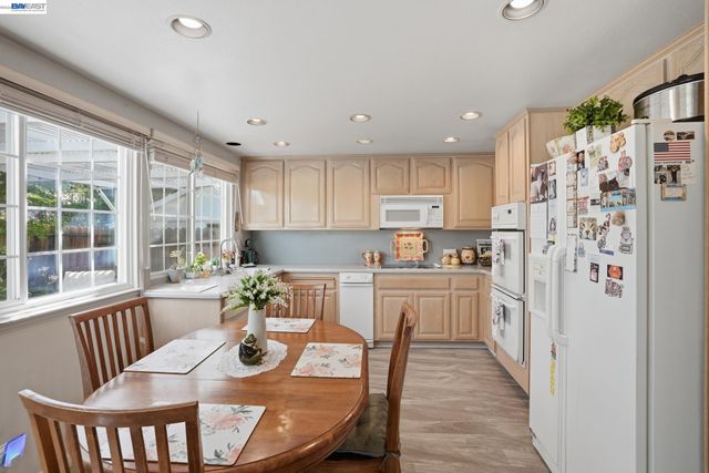 2229 Stewart Ave, Walnut Creek, CA 94596