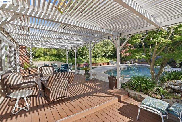 2229 Stewart Ave, Walnut Creek, CA 94596