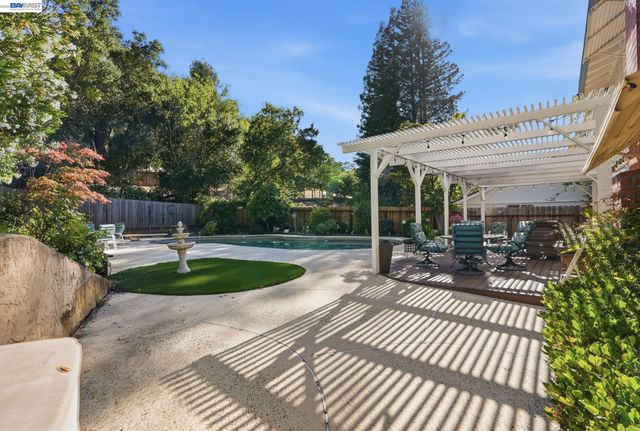 2229 Stewart Ave, Walnut Creek, CA 94596