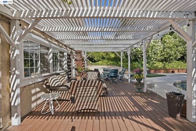 2229 Stewart Ave, Walnut Creek, CA 94596