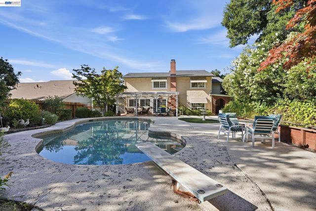 2229 Stewart Ave, Walnut Creek, CA 94596