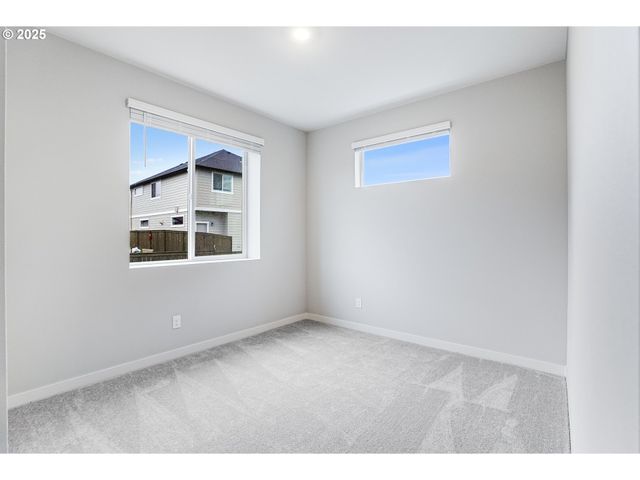 7710 Se CONTOUR Ln, Hillsboro, OR 97123