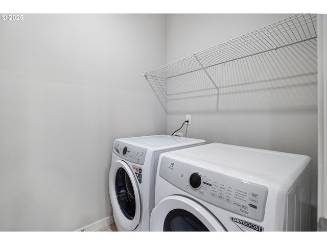 7710 Se CONTOUR Ln, Hillsboro, OR 97123