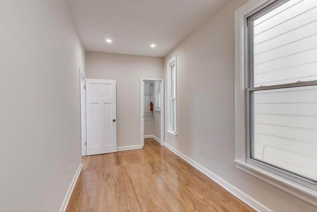 1839 W HENDERSON Street, Chicago, IL 60657