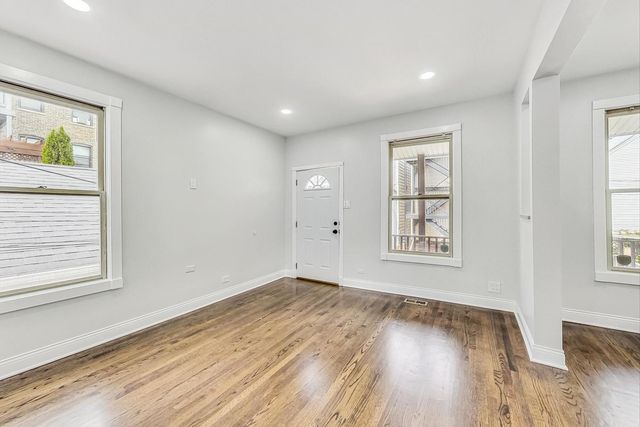 1839 W HENDERSON Street, Chicago, IL 60657