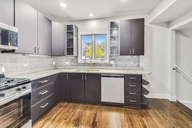 1839 W HENDERSON Street, Chicago, IL 60657