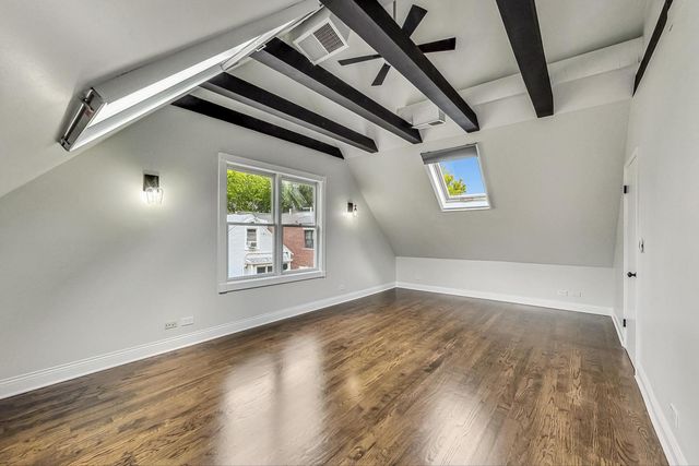 1839 W HENDERSON Street, Chicago, IL 60657