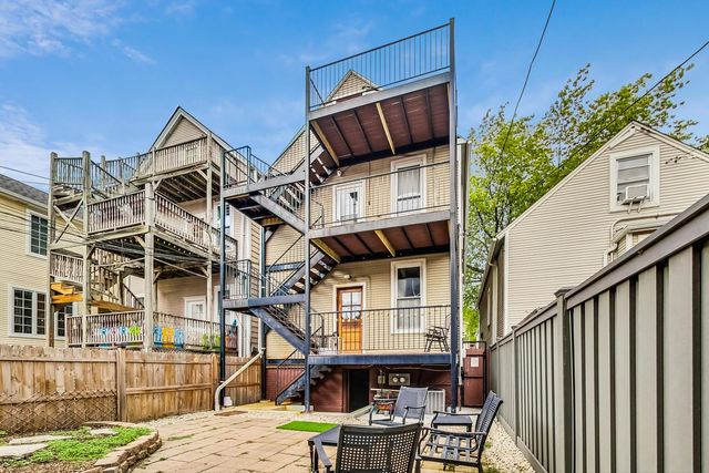 1839 W HENDERSON Street, Chicago, IL 60657