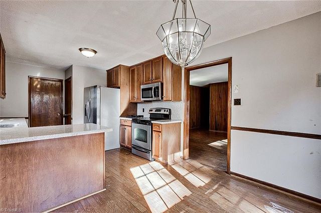 4704 Sweetbriar Road, Greensboro, NC 27455